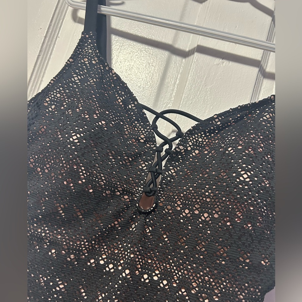 One piece bathing suit - Picture 2 of 4